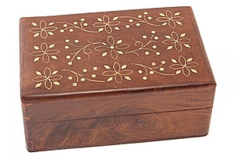Шкатулка (дерево) с инкрустацией 15*10*6 №10