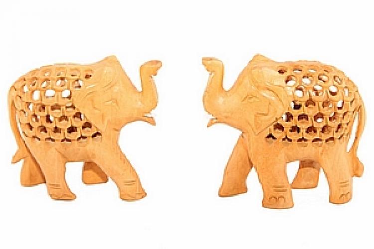 Статуэтка "Слон прорезной хобот вверх"  №147