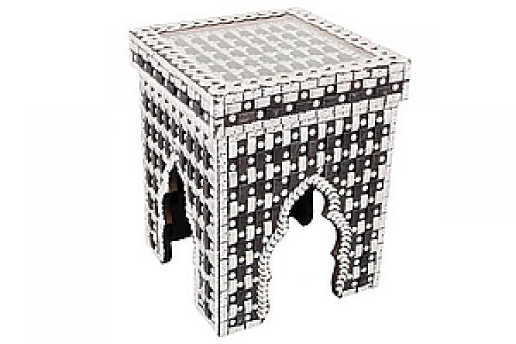 Стол с декор. отделкой  №115