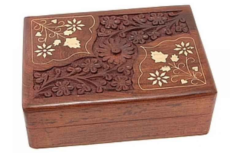 Шкатулка (дерево) с инкрустацией 17*12*6 №160