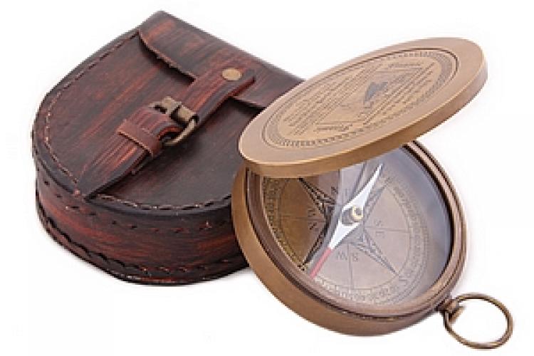 Компас 3" кожаном  футляре №65