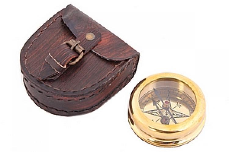 Компас 2,5" кожаном  футляре №118