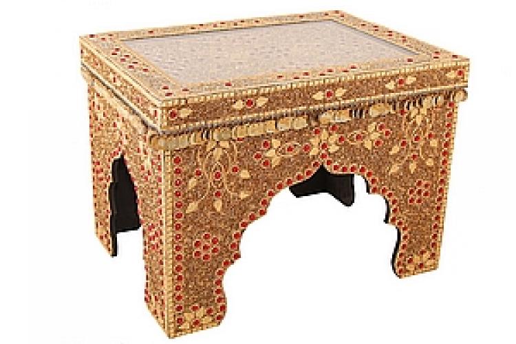 Стол с декор. отделкой  №60