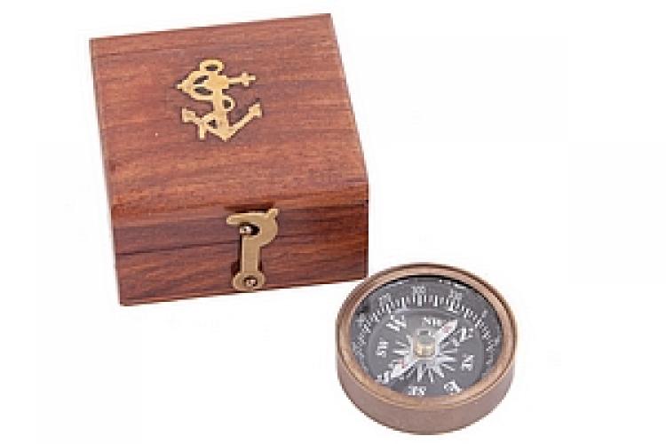 Компас 2"  в деревянном футляре №48