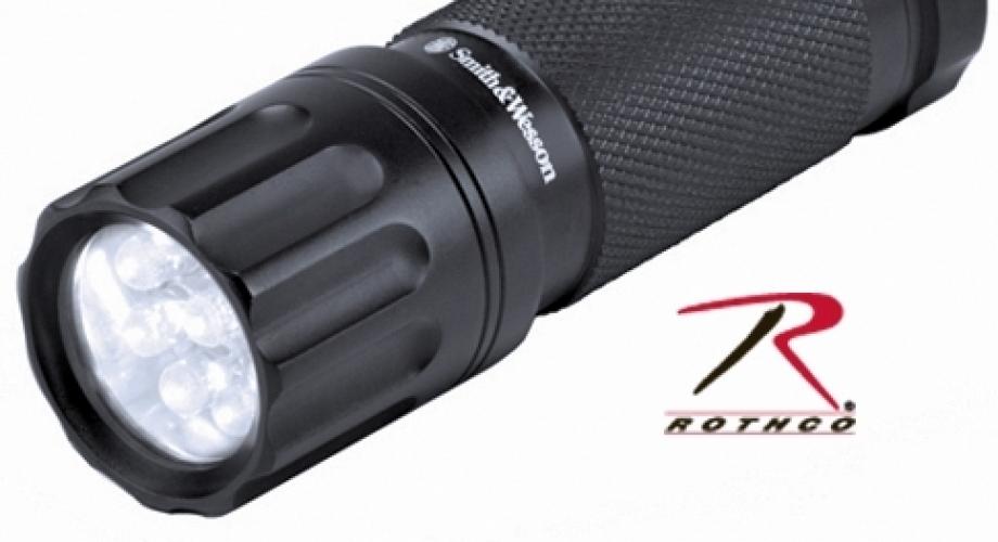 Фонарик Smith And Wesson Galaxy   ― магазин нужных товаров у нас есть все playera.ru Тел 8-495-741-86-12 a7418612@yandex.ru  тнп карнавал праздник отдых спорт дом одежда 