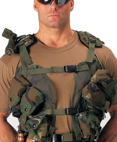 Тактический камуфляжный жилет  ― магазин нужных товаров у нас есть все playera.ru Тел 8-495-741-86-12 a7418612@yandex.ru  тнп карнавал праздник отдых спорт дом одежда 