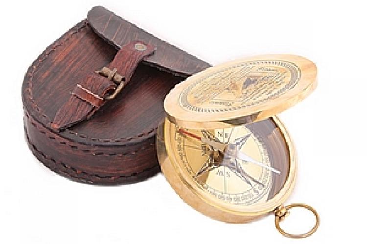 Компас 3" кожаном  футляре №6