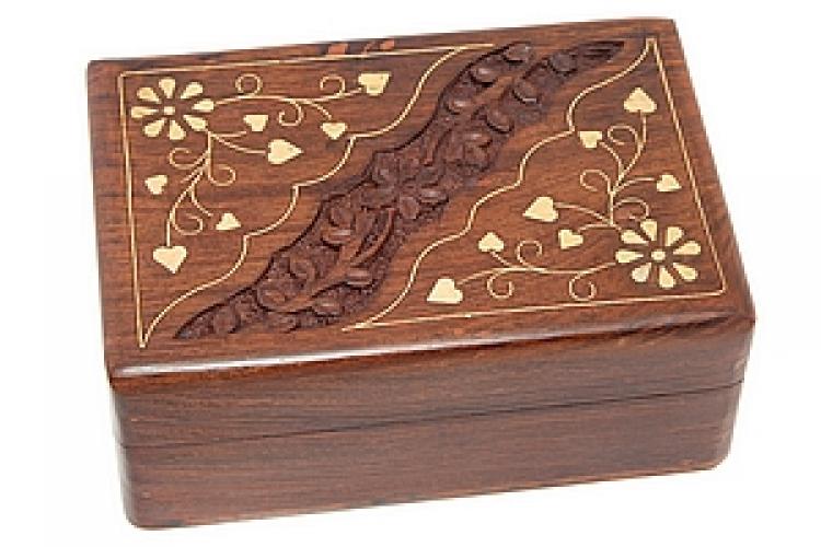 Шкатулка (дерево) с инкрустацией 15*10*6 №75